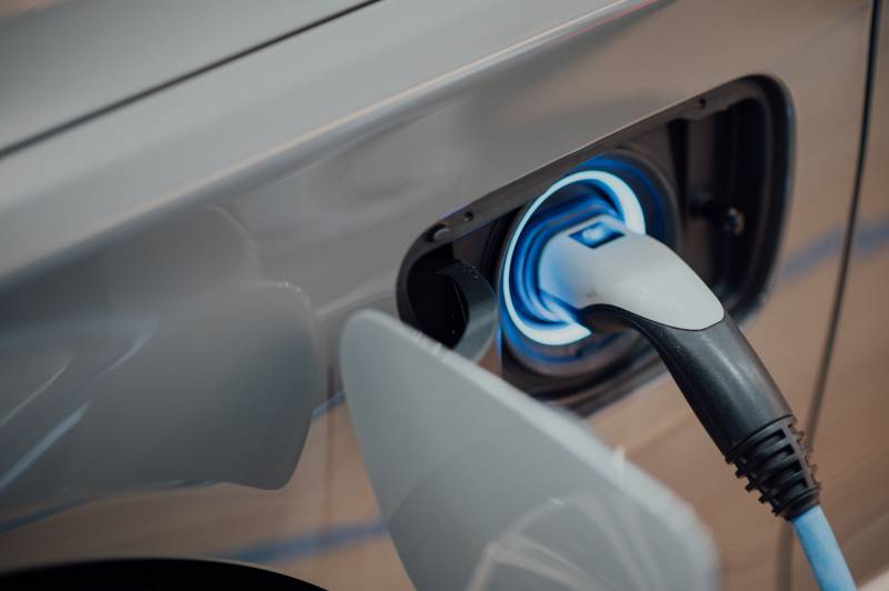 Assurance voiture électrique ou hybride à Aix-en-Provence