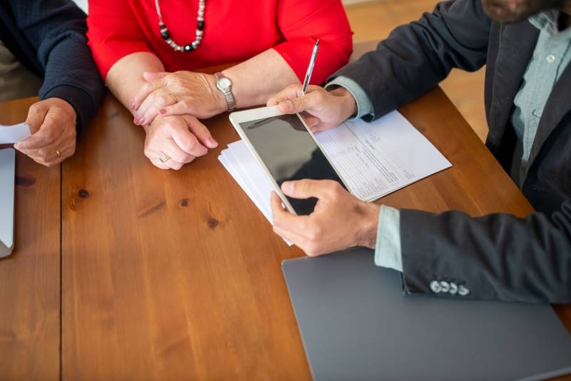 Assurance responsabilité civile professionnelle à Aix-en-Provence pour sécuriser l'activité avec prévention des risques et qualité de service dans les Bouches-du-Rhône 13